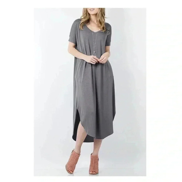 🆕Zenana Gray V-Neck Short-Sleeve Curve-Hem pocket Dress S🆕 - Picture 1 of 9